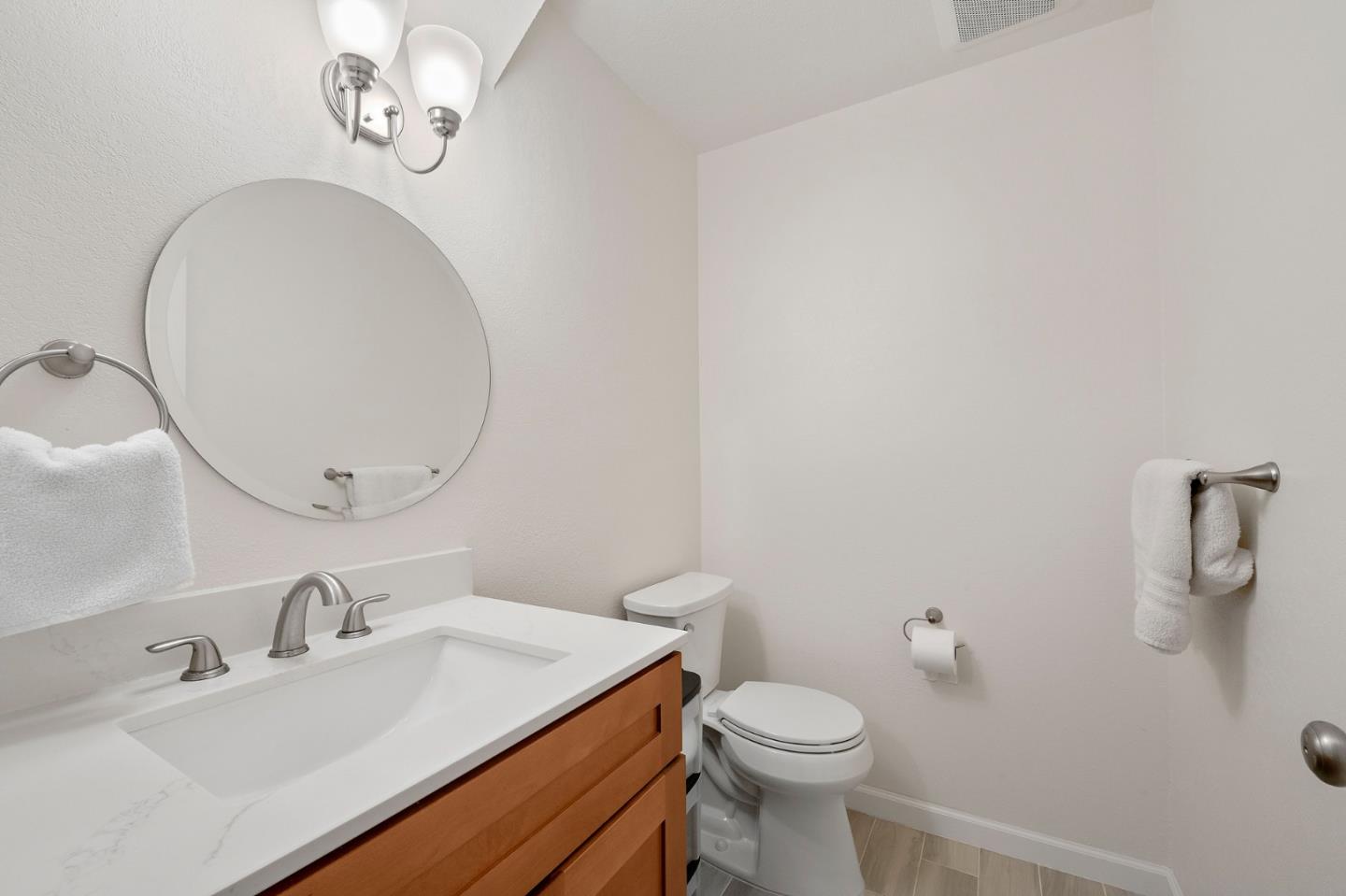 Detail Gallery Image 17 of 38 For 987 Lane Ave #6,  Mountain View,  CA 94040 - 3 Beds | 2/1 Baths