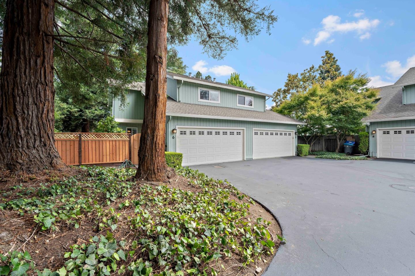 Detail Gallery Image 2 of 38 For 987 Lane Ave #6,  Mountain View,  CA 94040 - 3 Beds | 2/1 Baths