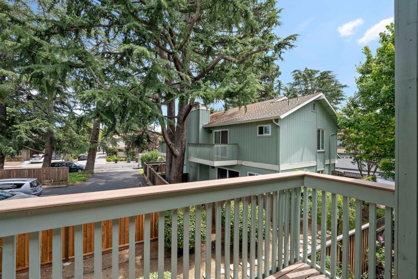 Detail Gallery Image 28 of 38 For 987 Lane Ave #6,  Mountain View,  CA 94040 - 3 Beds | 2/1 Baths