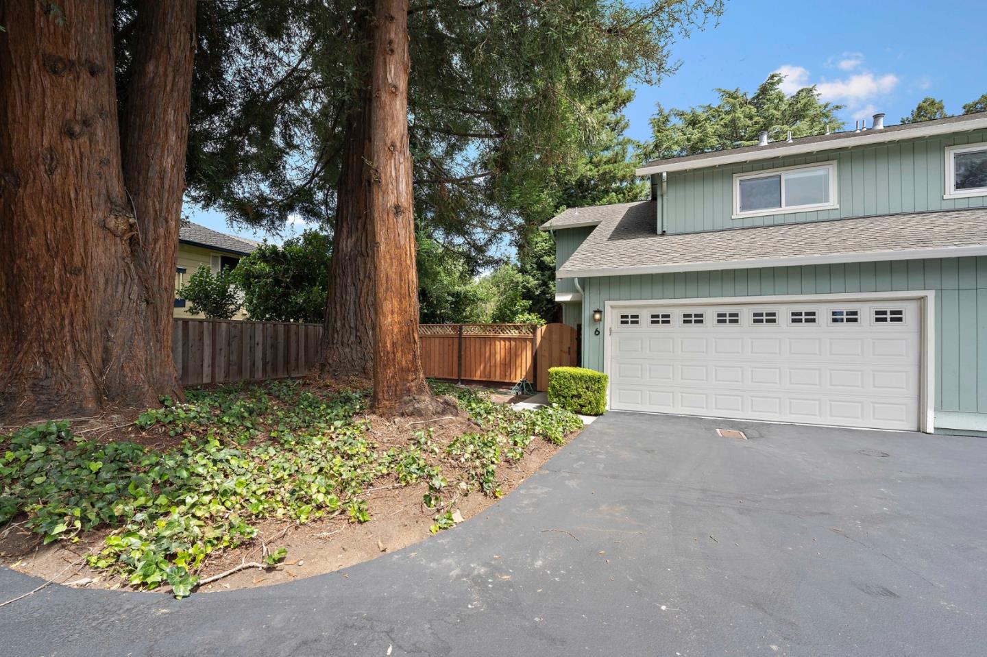 Detail Gallery Image 3 of 38 For 987 Lane Ave #6,  Mountain View,  CA 94040 - 3 Beds | 2/1 Baths