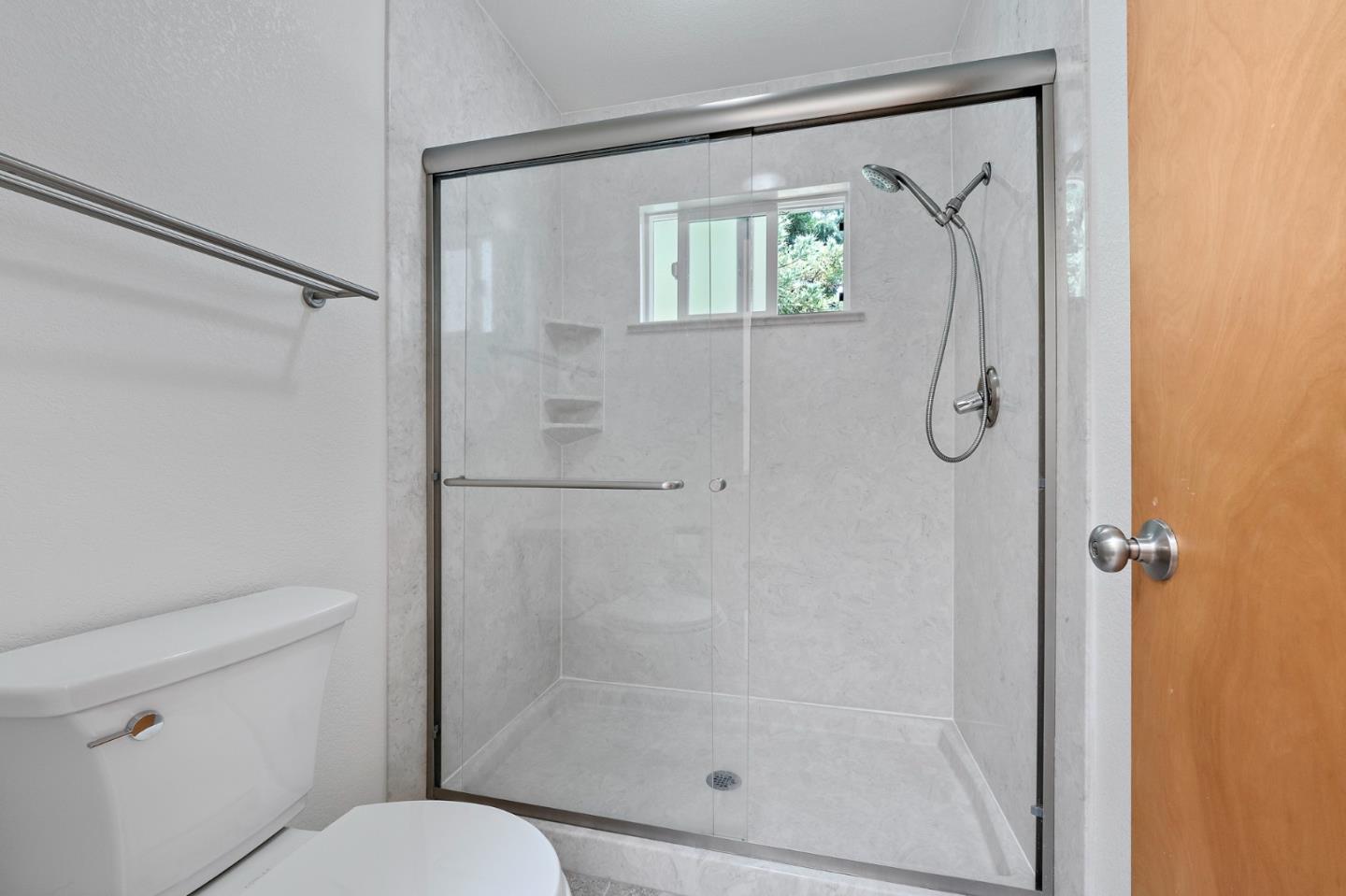 Detail Gallery Image 31 of 38 For 987 Lane Ave #6,  Mountain View,  CA 94040 - 3 Beds | 2/1 Baths