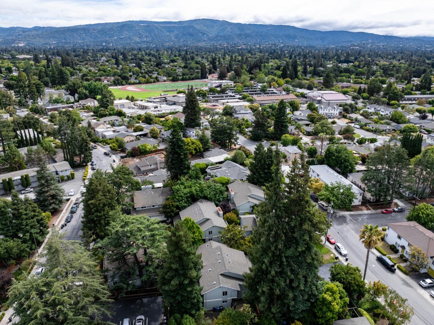 Detail Gallery Image 36 of 38 For 987 Lane Ave #6,  Mountain View,  CA 94040 - 3 Beds | 2/1 Baths