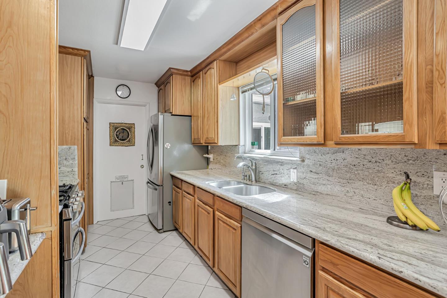 Detail Gallery Image 10 of 45 For 3685 Howe Ct, Fremont,  CA 94538 - 3 Beds | 2/1 Baths