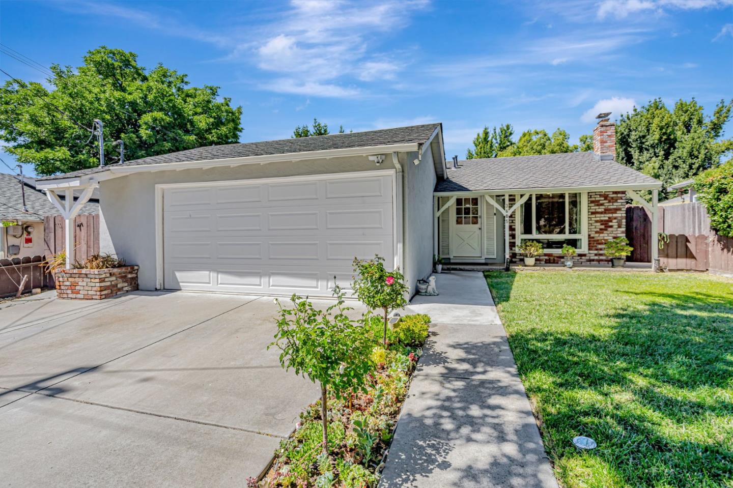 Detail Gallery Image 4 of 45 For 3685 Howe Ct, Fremont,  CA 94538 - 3 Beds | 2/1 Baths