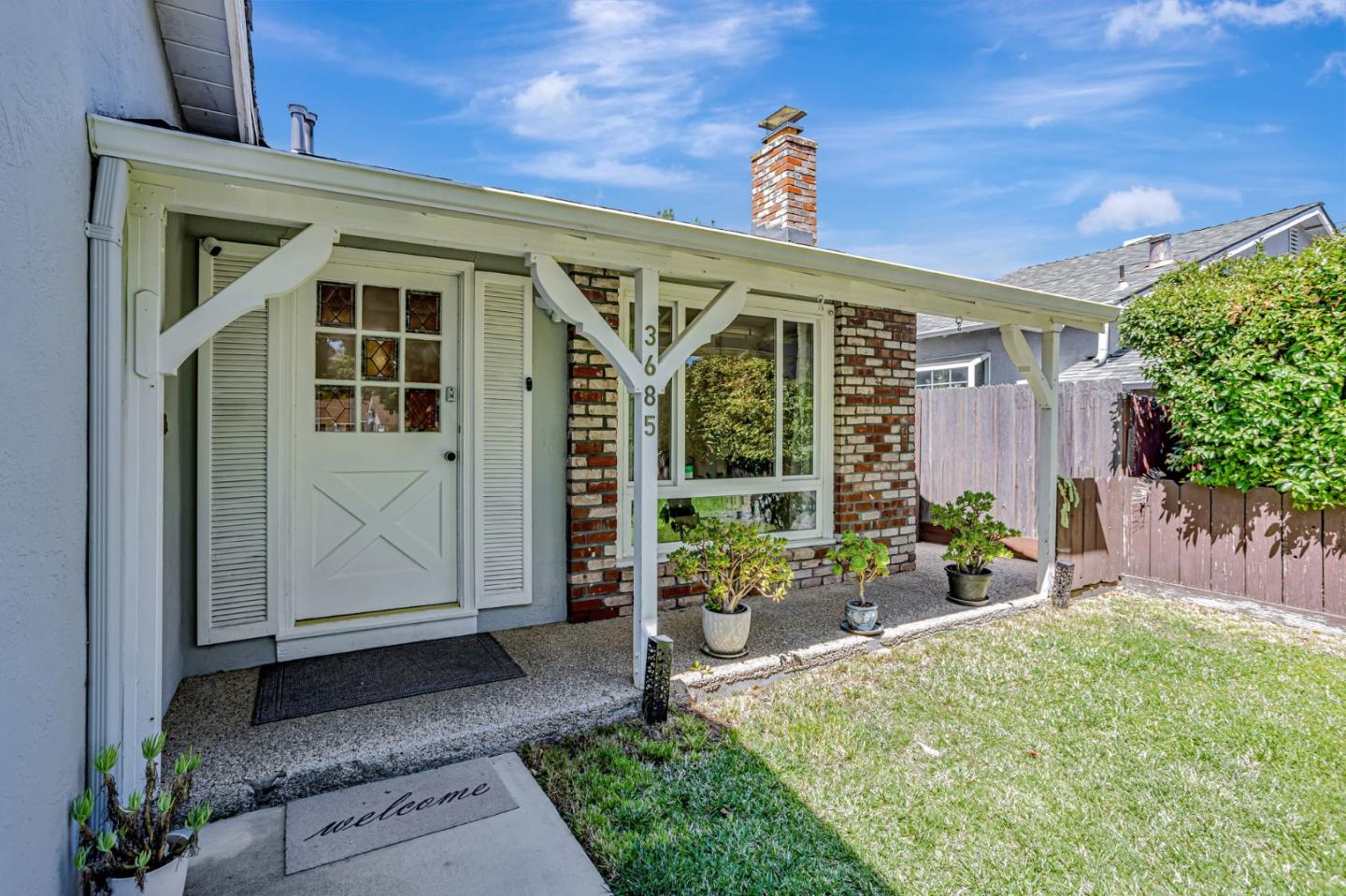 Detail Gallery Image 5 of 45 For 3685 Howe Ct, Fremont,  CA 94538 - 3 Beds | 2/1 Baths