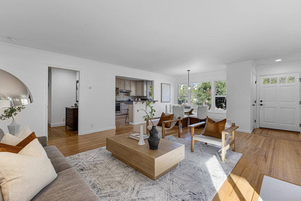 Detail Gallery Image 14 of 67 For 2150 Valparaiso Ave, Menlo Park,  CA 94025 - 3 Beds | 2 Baths