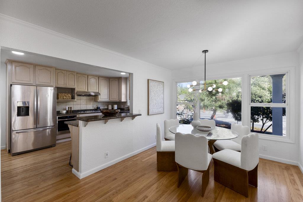 Detail Gallery Image 18 of 67 For 2150 Valparaiso Ave, Menlo Park,  CA 94025 - 3 Beds | 2 Baths