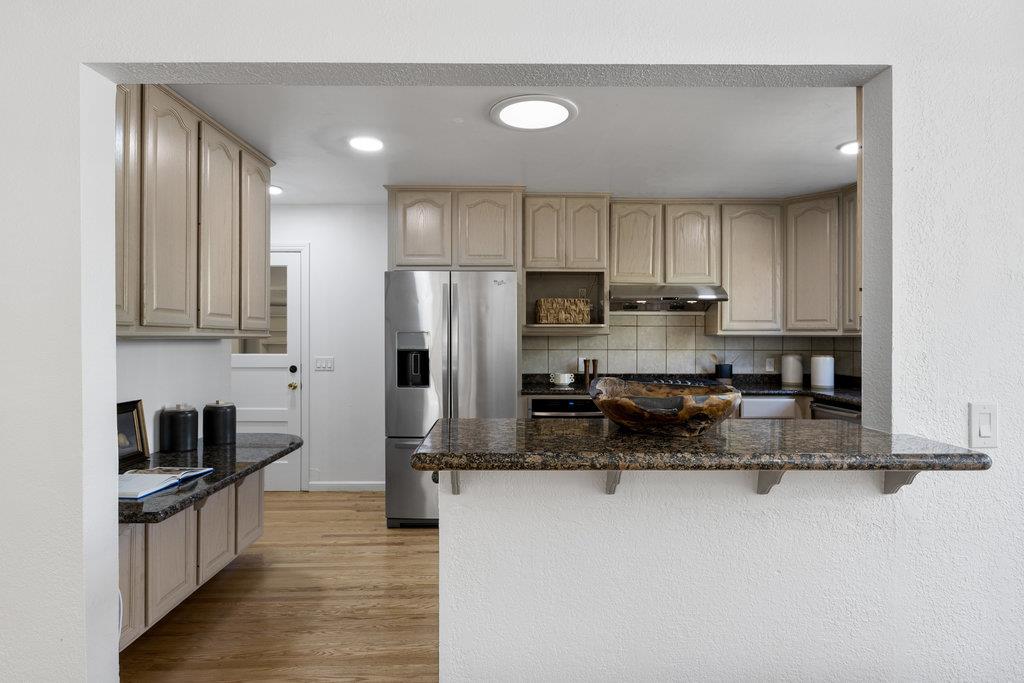 Detail Gallery Image 25 of 67 For 2150 Valparaiso Ave, Menlo Park,  CA 94025 - 3 Beds | 2 Baths