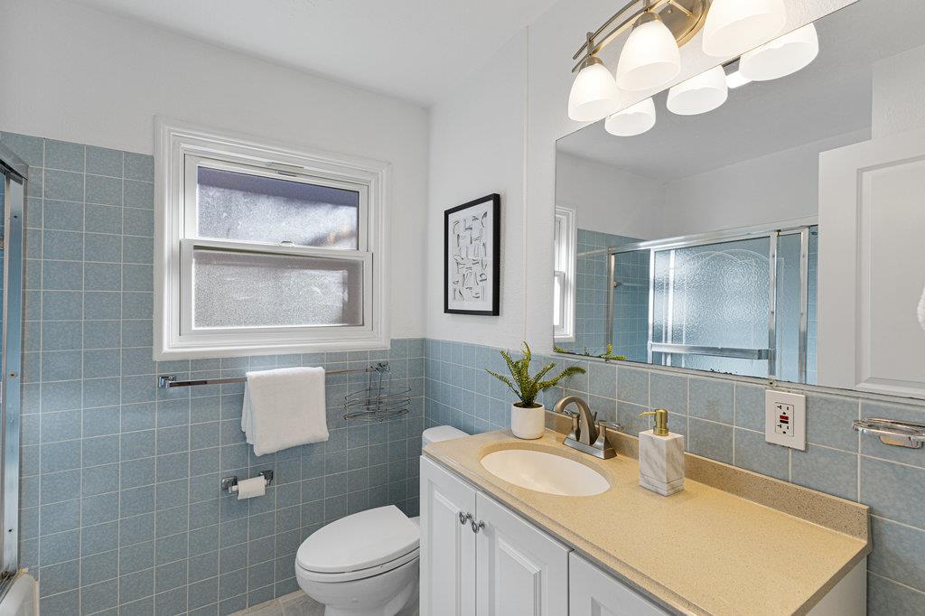 Detail Gallery Image 43 of 67 For 2150 Valparaiso Ave, Menlo Park,  CA 94025 - 3 Beds | 2 Baths
