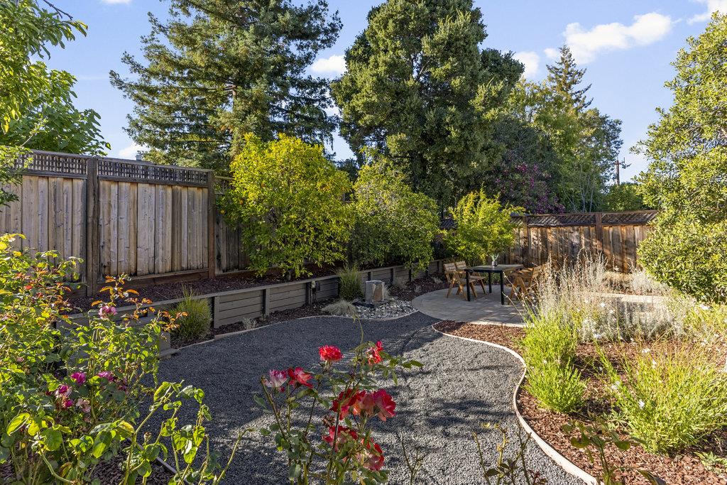 Detail Gallery Image 48 of 67 For 2150 Valparaiso Ave, Menlo Park,  CA 94025 - 3 Beds | 2 Baths