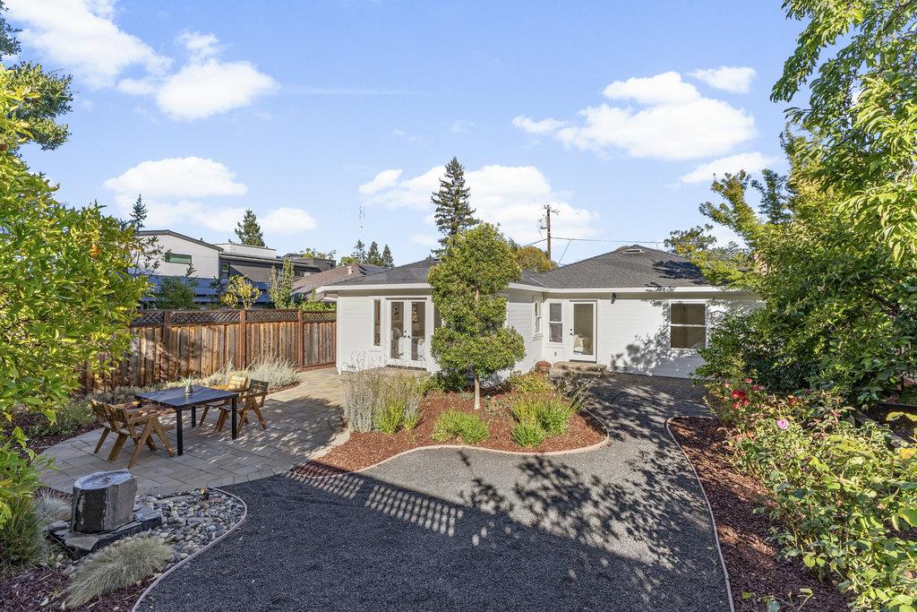 Detail Gallery Image 49 of 67 For 2150 Valparaiso Ave, Menlo Park,  CA 94025 - 3 Beds | 2 Baths