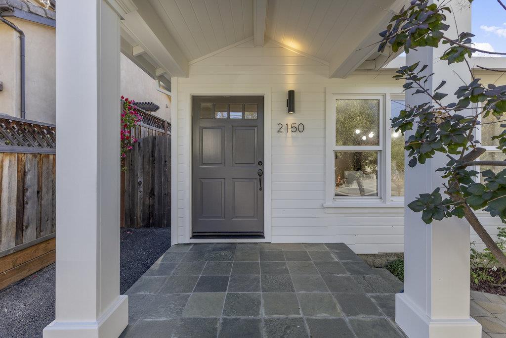 Detail Gallery Image 5 of 67 For 2150 Valparaiso Ave, Menlo Park,  CA 94025 - 3 Beds | 2 Baths