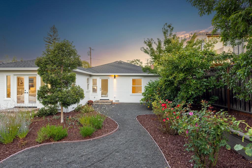 Detail Gallery Image 53 of 67 For 2150 Valparaiso Ave, Menlo Park,  CA 94025 - 3 Beds | 2 Baths