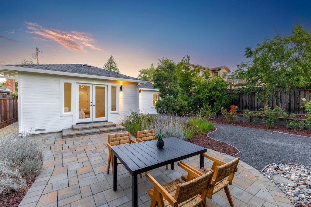 Detail Gallery Image 56 of 67 For 2150 Valparaiso Ave, Menlo Park,  CA 94025 - 3 Beds | 2 Baths