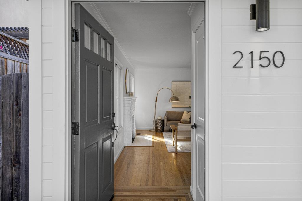 Detail Gallery Image 6 of 67 For 2150 Valparaiso Ave, Menlo Park,  CA 94025 - 3 Beds | 2 Baths