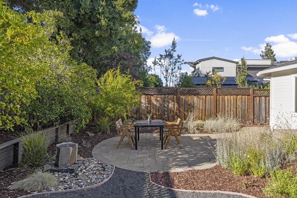 Detail Gallery Image 60 of 67 For 2150 Valparaiso Ave, Menlo Park,  CA 94025 - 3 Beds | 2 Baths