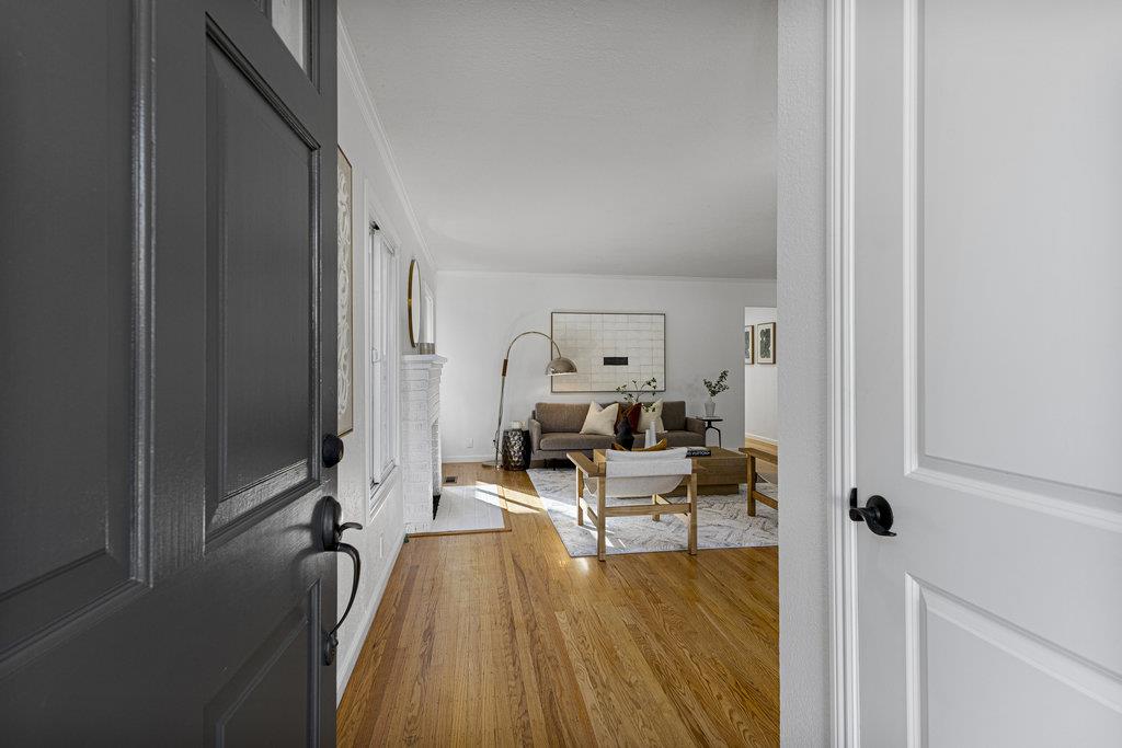 Detail Gallery Image 7 of 67 For 2150 Valparaiso Ave, Menlo Park,  CA 94025 - 3 Beds | 2 Baths