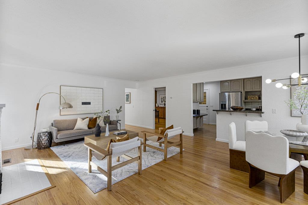 Detail Gallery Image 9 of 67 For 2150 Valparaiso Ave, Menlo Park,  CA 94025 - 3 Beds | 2 Baths
