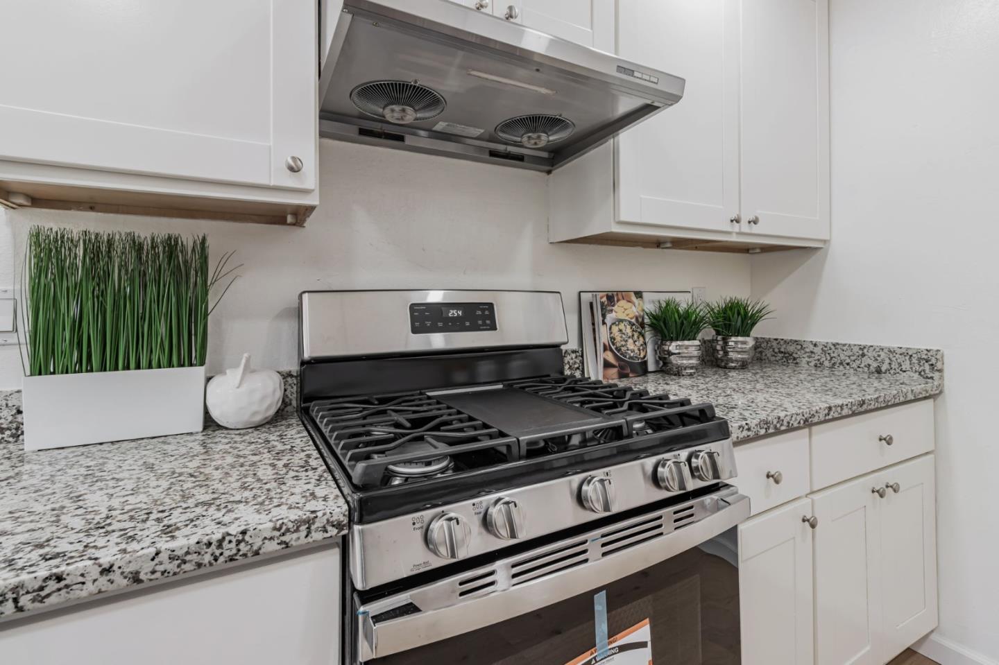 Detail Gallery Image 13 of 47 For 303 Junipero Dr #1,  Milpitas,  CA 95035 - 3 Beds | 1 Baths