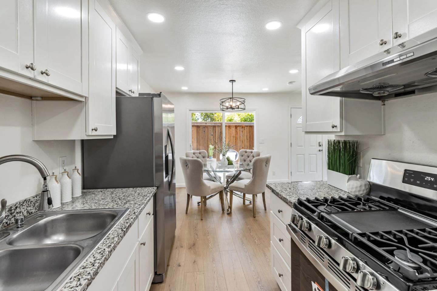 Detail Gallery Image 14 of 47 For 303 Junipero Dr #1,  Milpitas,  CA 95035 - 3 Beds | 1 Baths