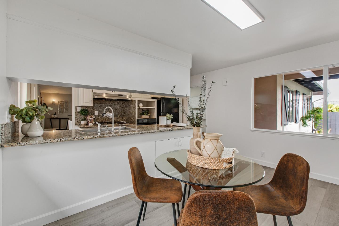 Detail Gallery Image 10 of 32 For 2860 Oakmont Dr, San Bruno,  CA 94066 - 4 Beds | 2 Baths