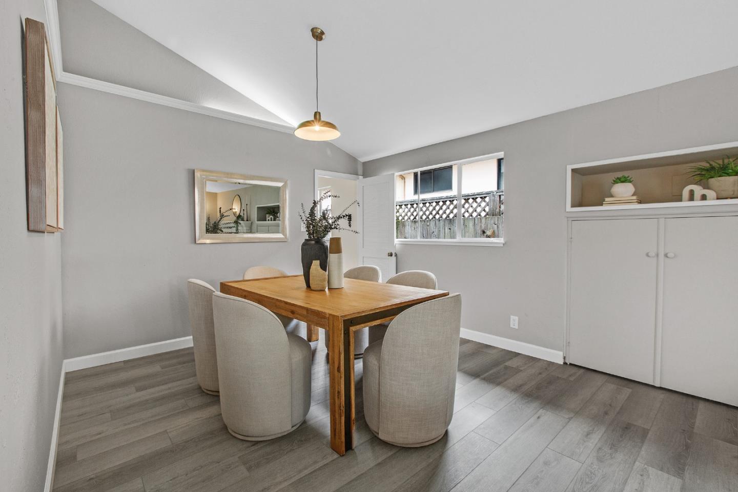 Detail Gallery Image 12 of 32 For 2860 Oakmont Dr, San Bruno,  CA 94066 - 4 Beds | 2 Baths