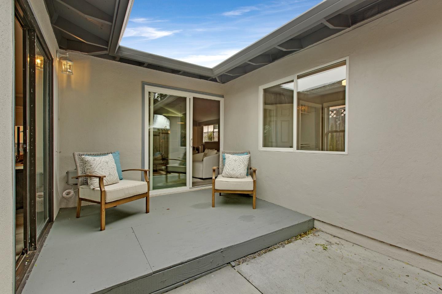 Detail Gallery Image 17 of 32 For 2860 Oakmont Dr, San Bruno,  CA 94066 - 4 Beds | 2 Baths