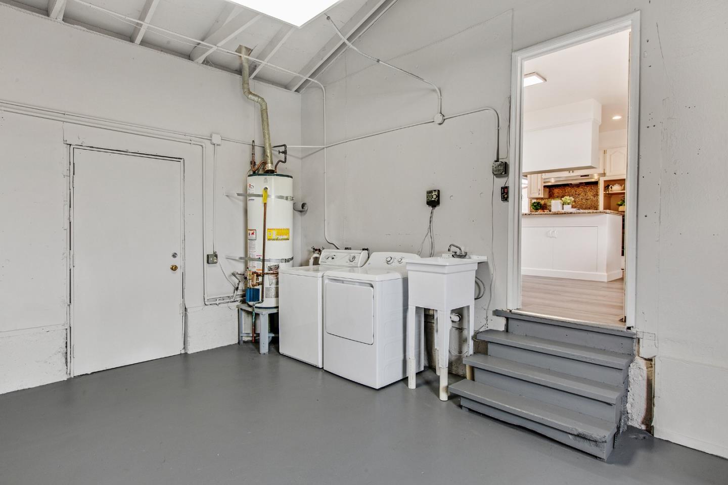 Detail Gallery Image 31 of 32 For 2860 Oakmont Dr, San Bruno,  CA 94066 - 4 Beds | 2 Baths