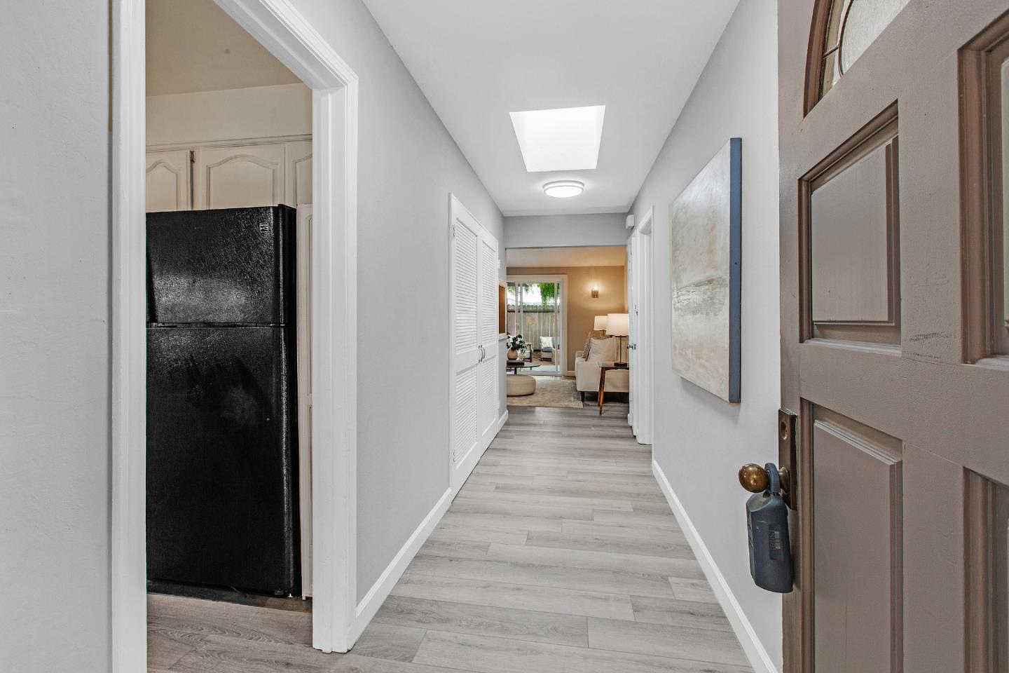 Detail Gallery Image 5 of 32 For 2860 Oakmont Dr, San Bruno,  CA 94066 - 4 Beds | 2 Baths