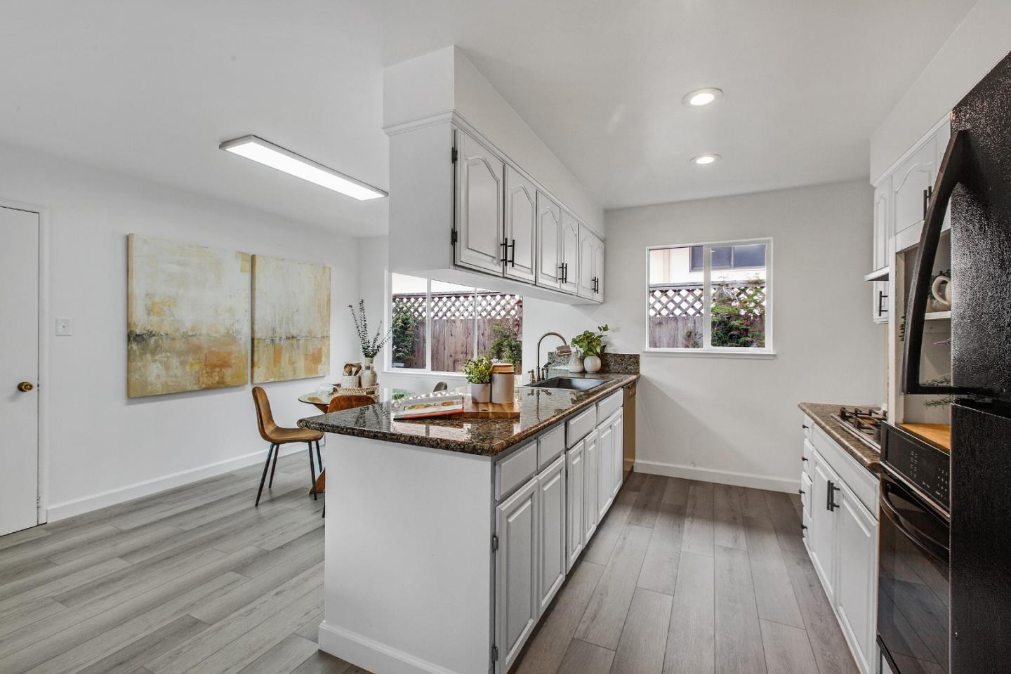 Detail Gallery Image 6 of 32 For 2860 Oakmont Dr, San Bruno,  CA 94066 - 4 Beds | 2 Baths