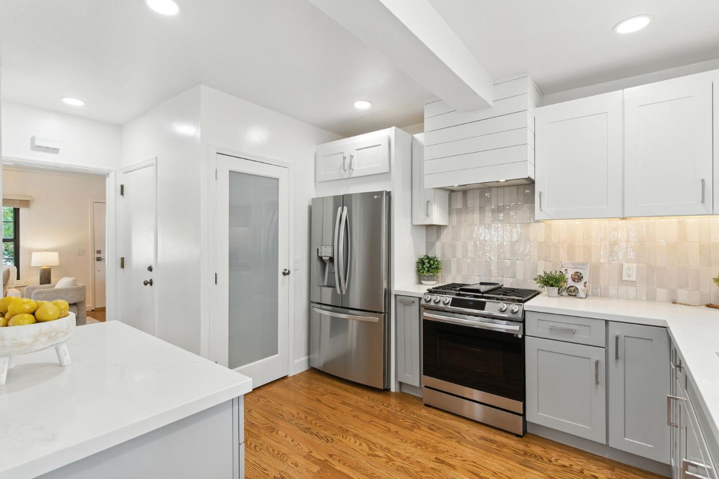 Detail Gallery Image 10 of 37 For 535 Acacia Ave, San Bruno,  CA 94066 - 3 Beds | 2 Baths