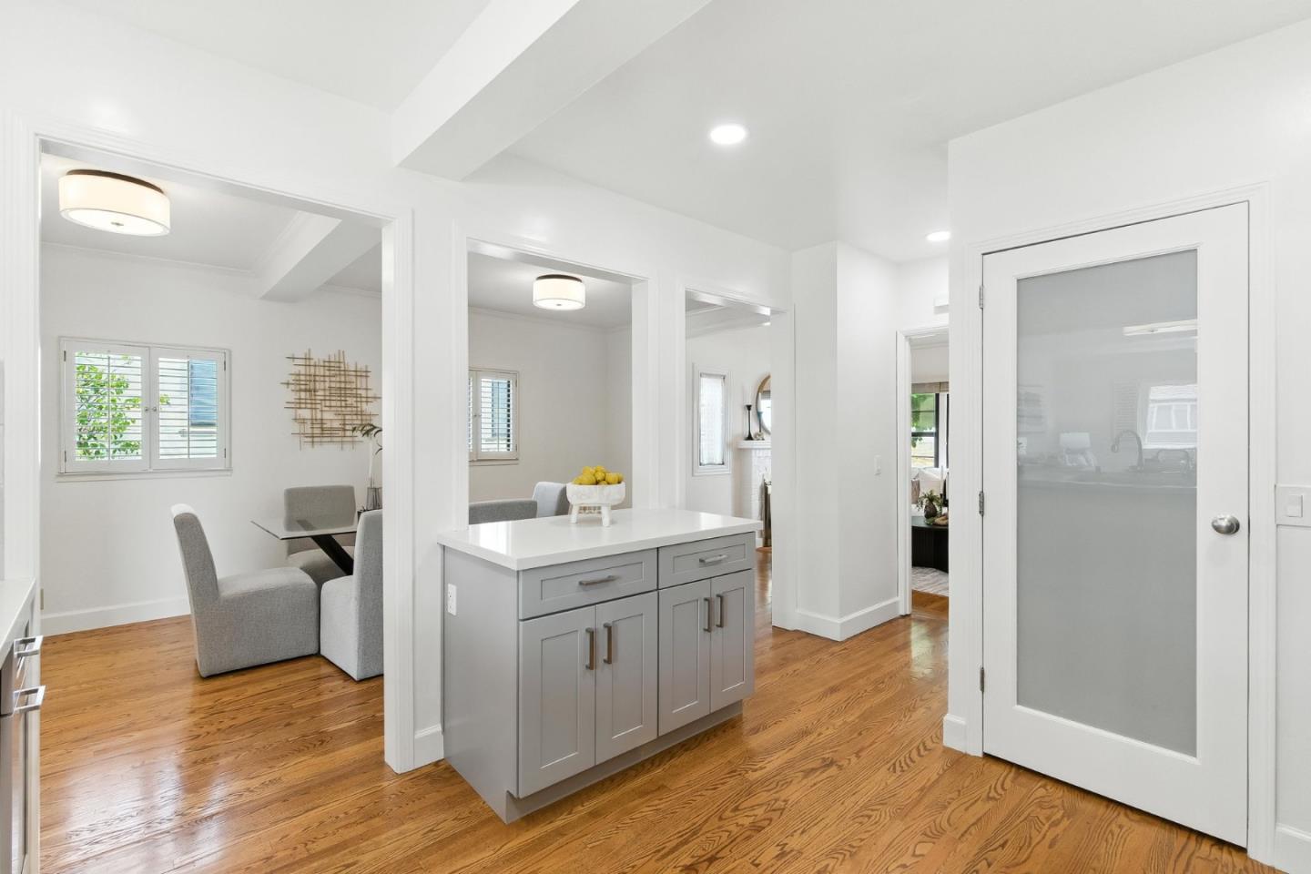 Detail Gallery Image 11 of 37 For 535 Acacia Ave, San Bruno,  CA 94066 - 3 Beds | 2 Baths