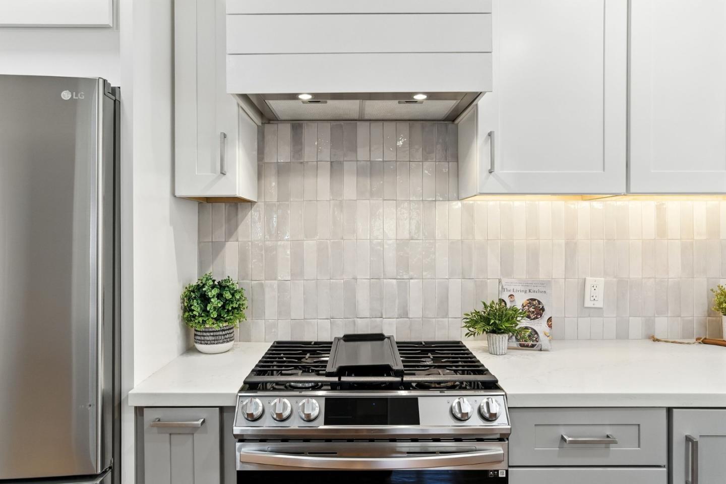 Detail Gallery Image 12 of 37 For 535 Acacia Ave, San Bruno,  CA 94066 - 3 Beds | 2 Baths