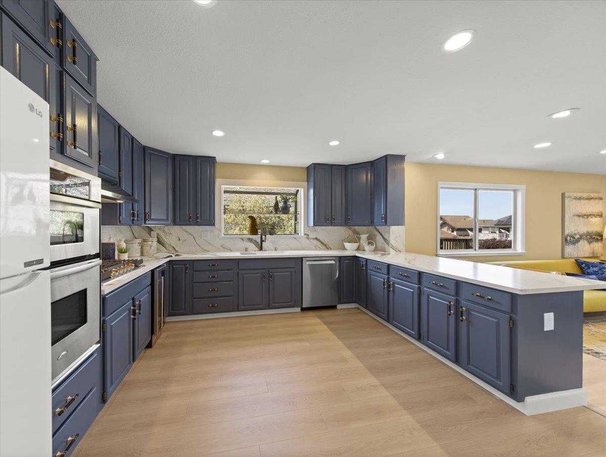 Detail Gallery Image 13 of 54 For 323 Garcia Ave, Half Moon Bay,  CA 94019 - 4 Beds | 2/1 Baths