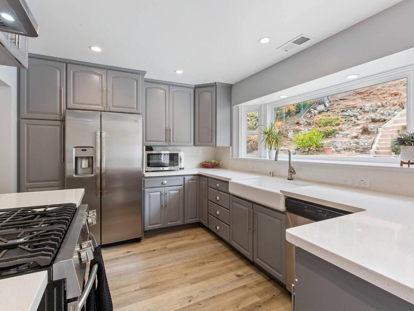 Detail Gallery Image 15 of 38 For 1415 Linda Mar Blvd, Pacifica,  CA 94044 - 3 Beds | 1 Baths