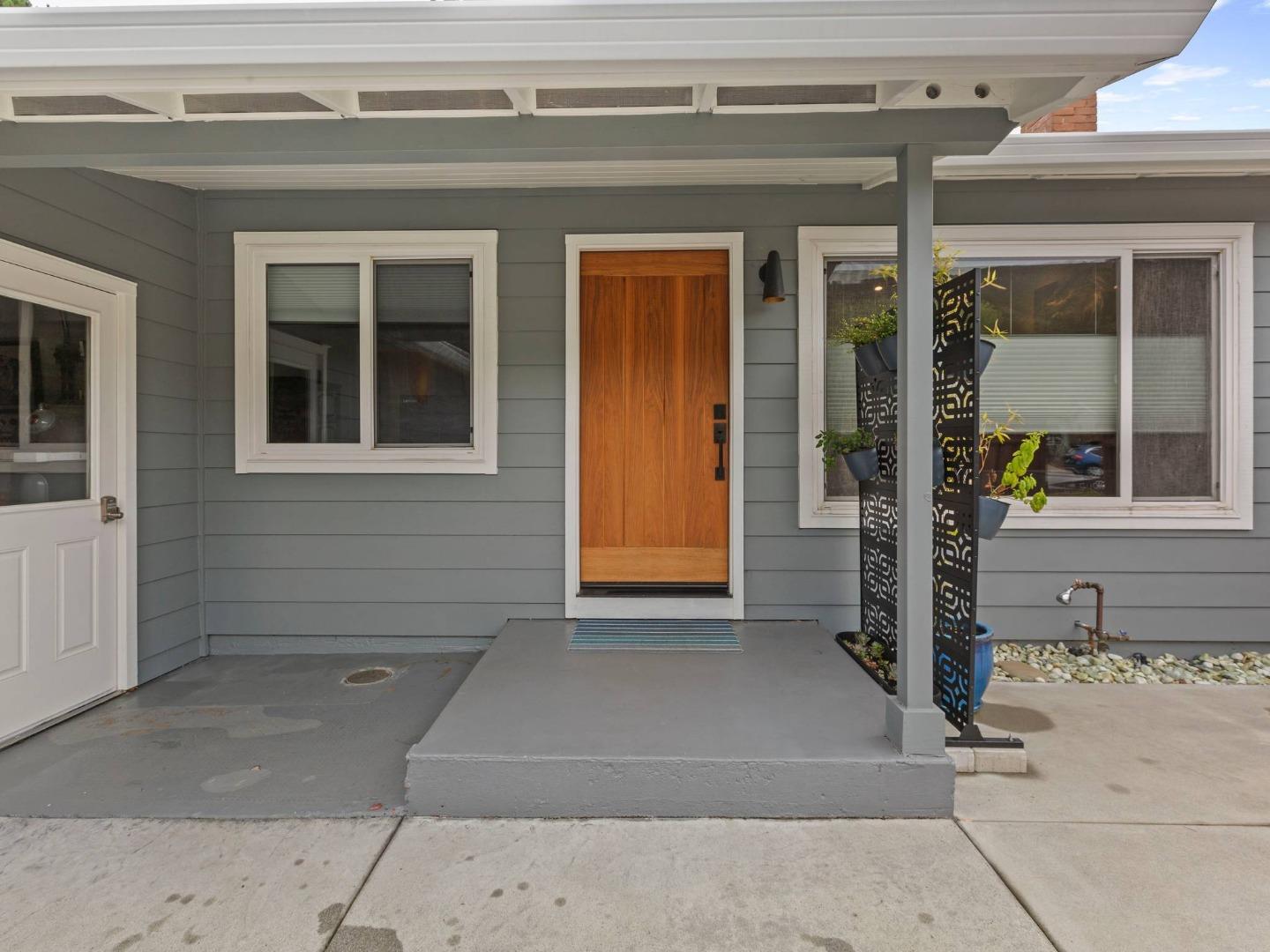 Detail Gallery Image 7 of 38 For 1415 Linda Mar Blvd, Pacifica,  CA 94044 - 3 Beds | 1 Baths