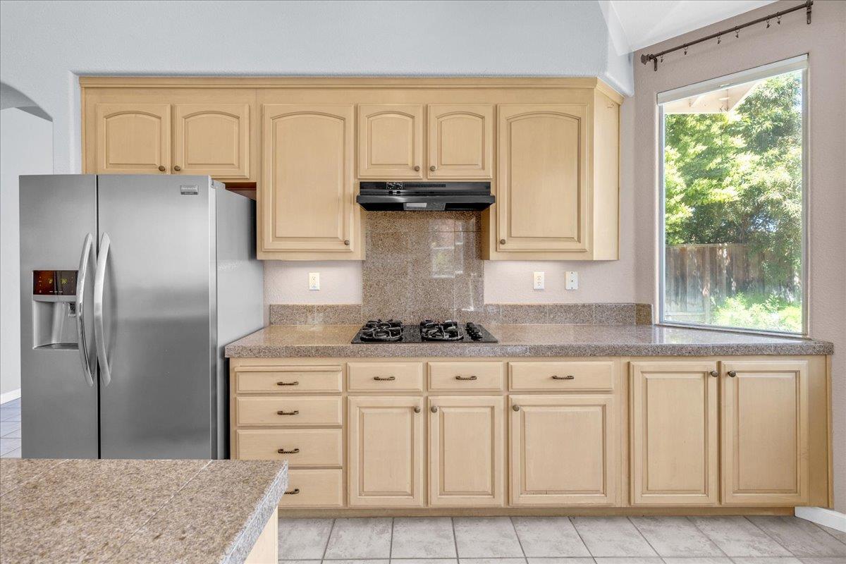 Detail Gallery Image 11 of 35 For 21775 Woodrose Pl, Salinas,  CA 93908 - 3 Beds | 2 Baths