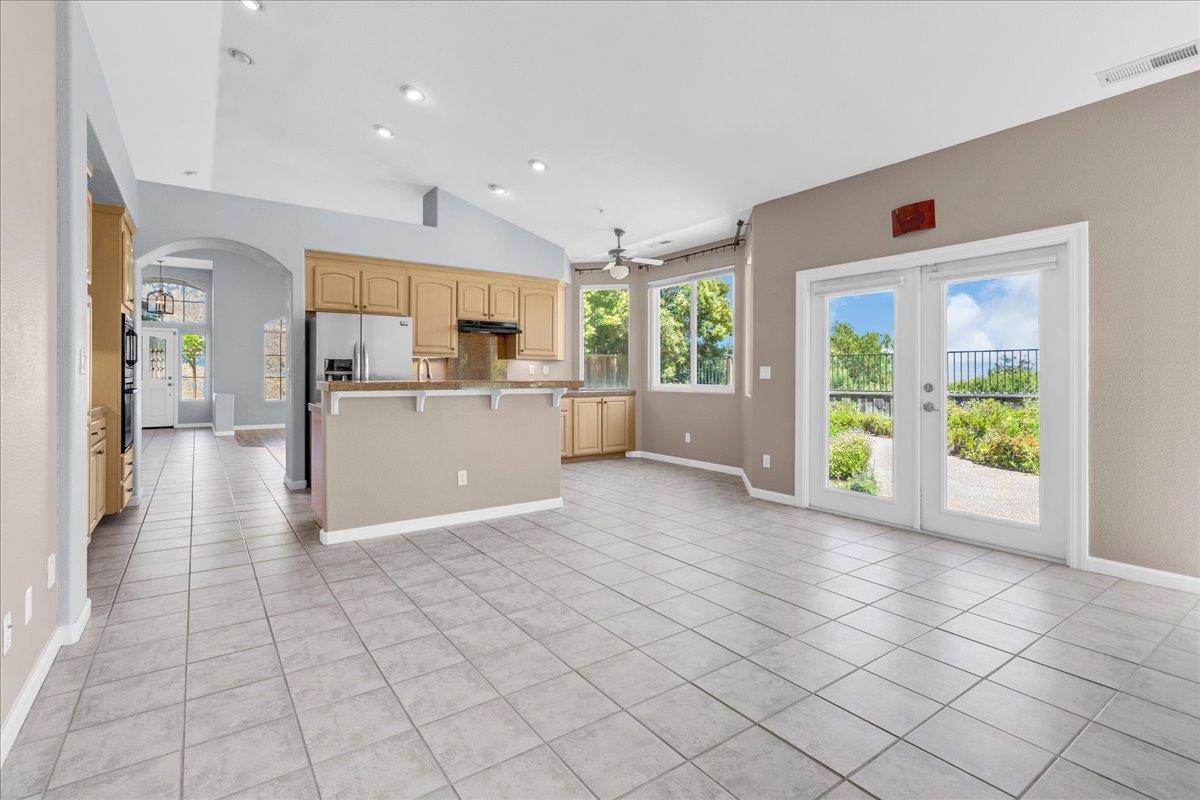 Detail Gallery Image 13 of 35 For 21775 Woodrose Pl, Salinas,  CA 93908 - 3 Beds | 2 Baths