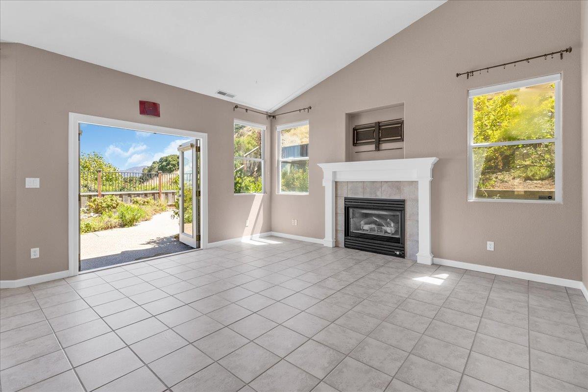 Detail Gallery Image 14 of 35 For 21775 Woodrose Pl, Salinas,  CA 93908 - 3 Beds | 2 Baths