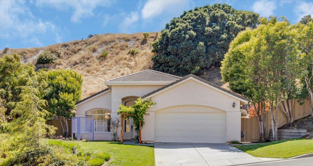 Detail Gallery Image 3 of 35 For 21775 Woodrose Pl, Salinas,  CA 93908 - 3 Beds | 2 Baths