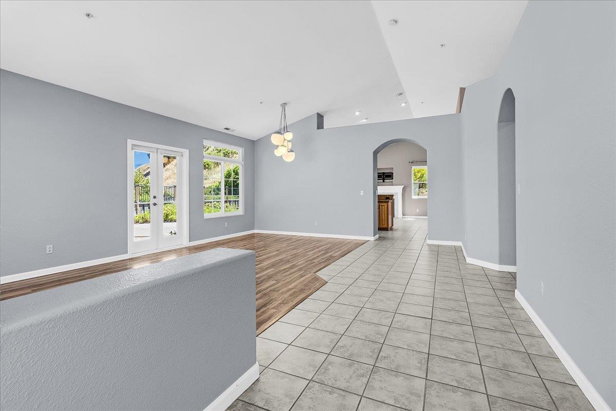 Detail Gallery Image 6 of 35 For 21775 Woodrose Pl, Salinas,  CA 93908 - 3 Beds | 2 Baths