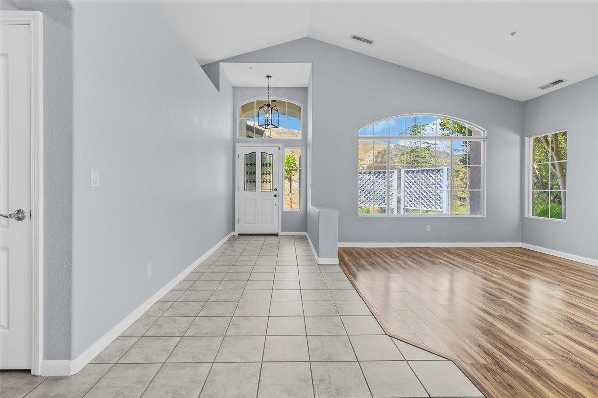 Detail Gallery Image 7 of 35 For 21775 Woodrose Pl, Salinas,  CA 93908 - 3 Beds | 2 Baths