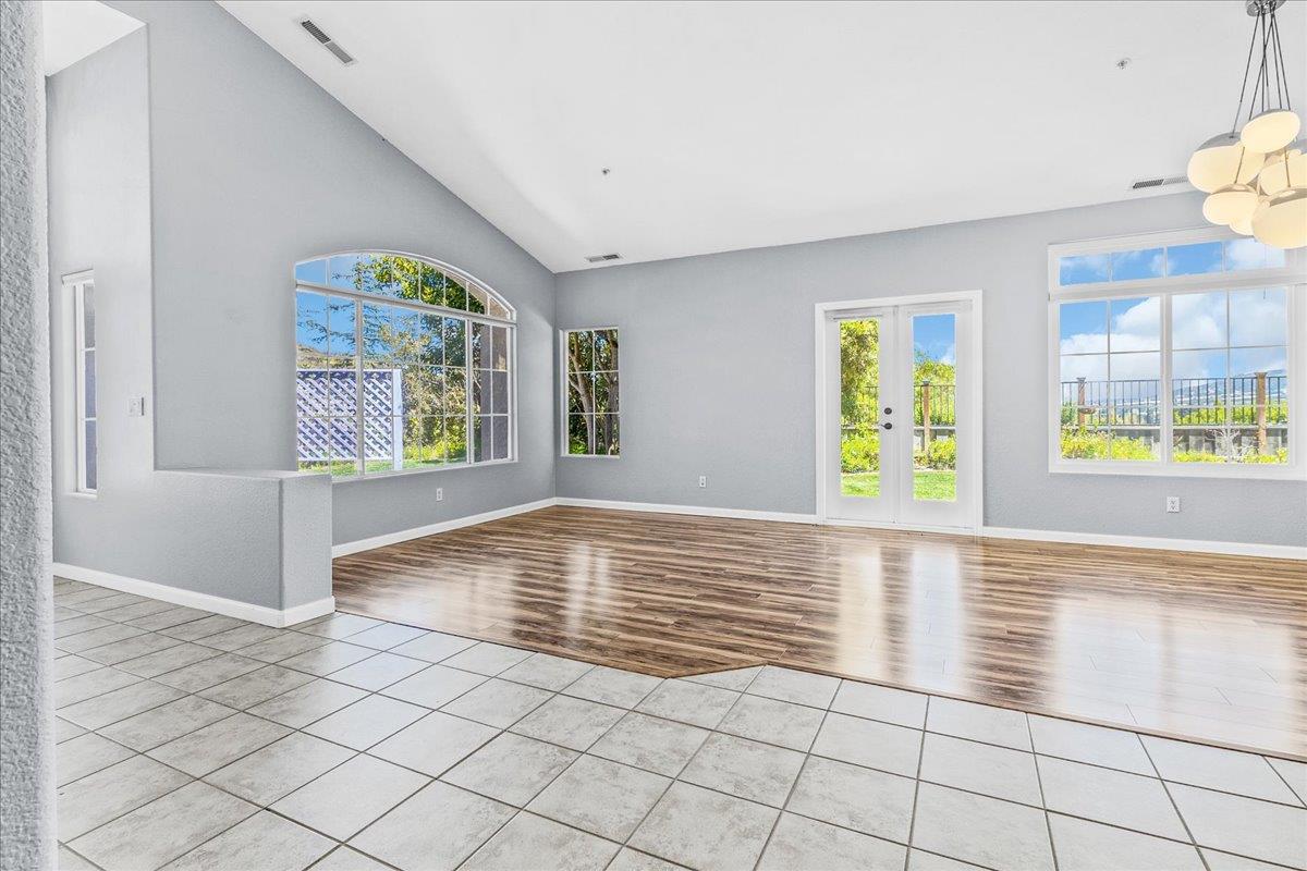 Detail Gallery Image 8 of 35 For 21775 Woodrose Pl, Salinas,  CA 93908 - 3 Beds | 2 Baths