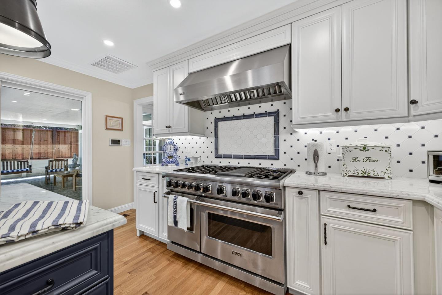 Detail Gallery Image 25 of 60 For 737 Bellerose Dr, San Jose,  CA 95128 - 3 Beds | 3 Baths