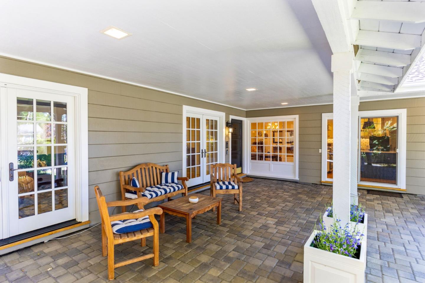 Detail Gallery Image 8 of 60 For 737 Bellerose Dr, San Jose,  CA 95128 - 3 Beds | 3 Baths