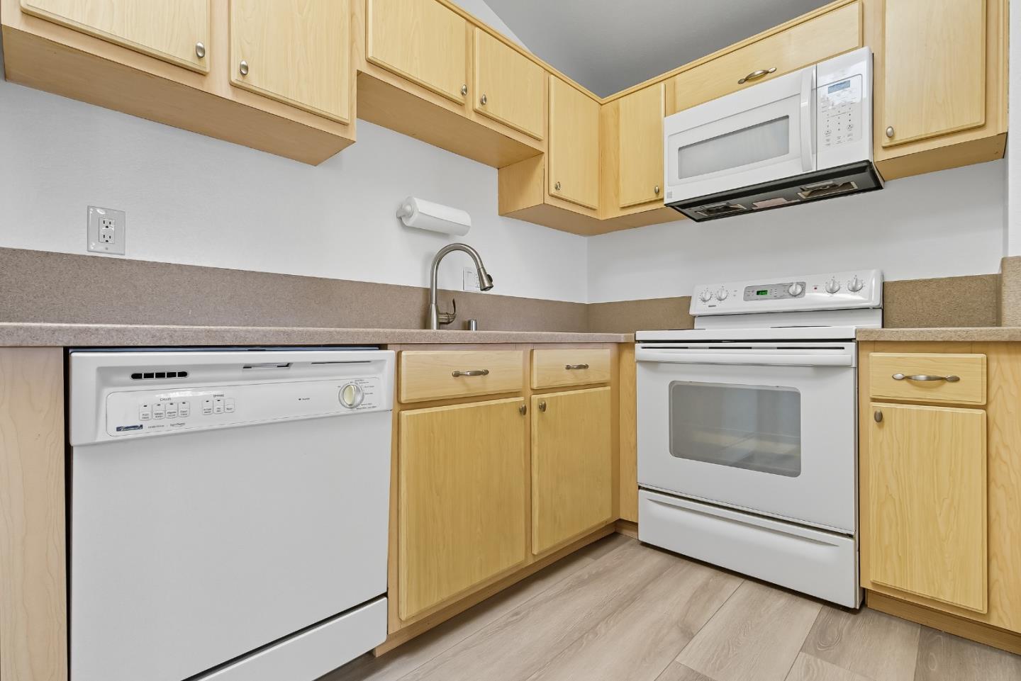 Detail Gallery Image 10 of 45 For 3550 Carter Dr #30,  South San Francisco,  CA 94080 - 3 Beds | 2 Baths