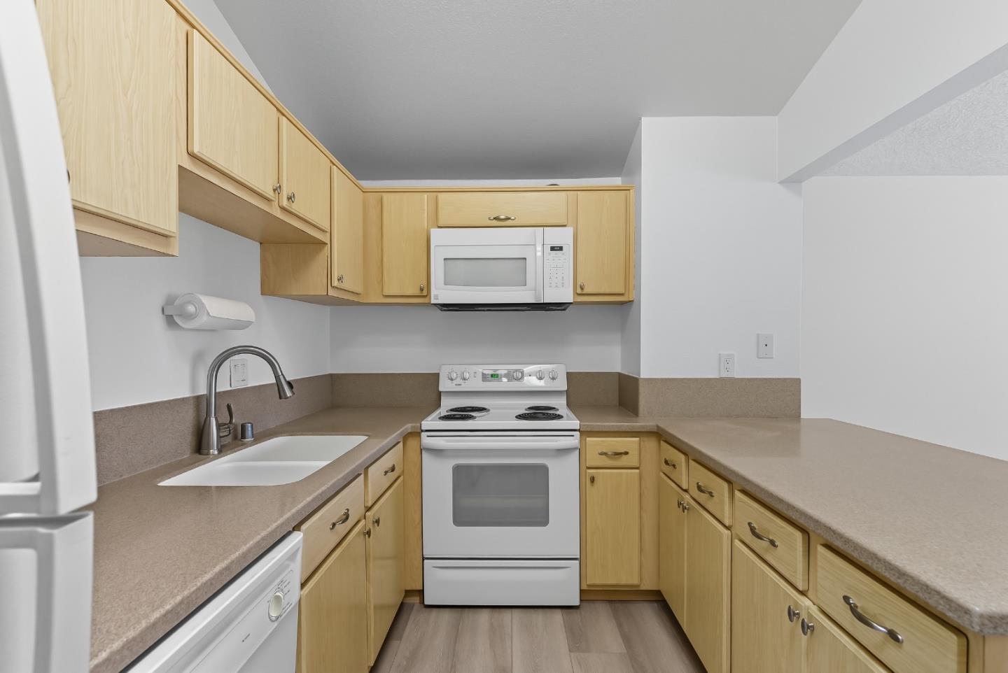 Detail Gallery Image 11 of 45 For 3550 Carter Dr #30,  South San Francisco,  CA 94080 - 3 Beds | 2 Baths