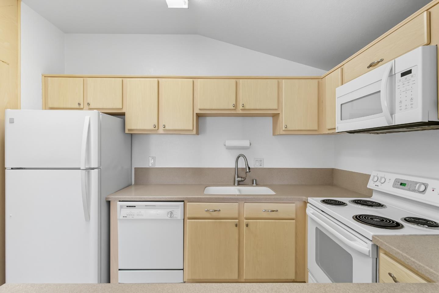 Detail Gallery Image 15 of 45 For 3550 Carter Dr #30,  South San Francisco,  CA 94080 - 3 Beds | 2 Baths