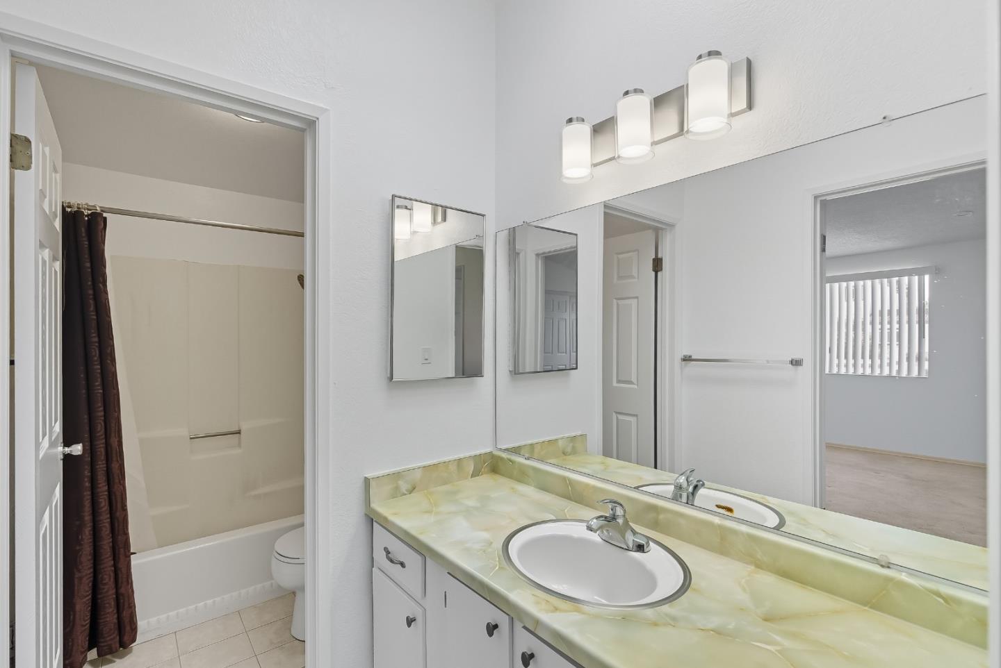 Detail Gallery Image 31 of 45 For 3550 Carter Dr #30,  South San Francisco,  CA 94080 - 3 Beds | 2 Baths