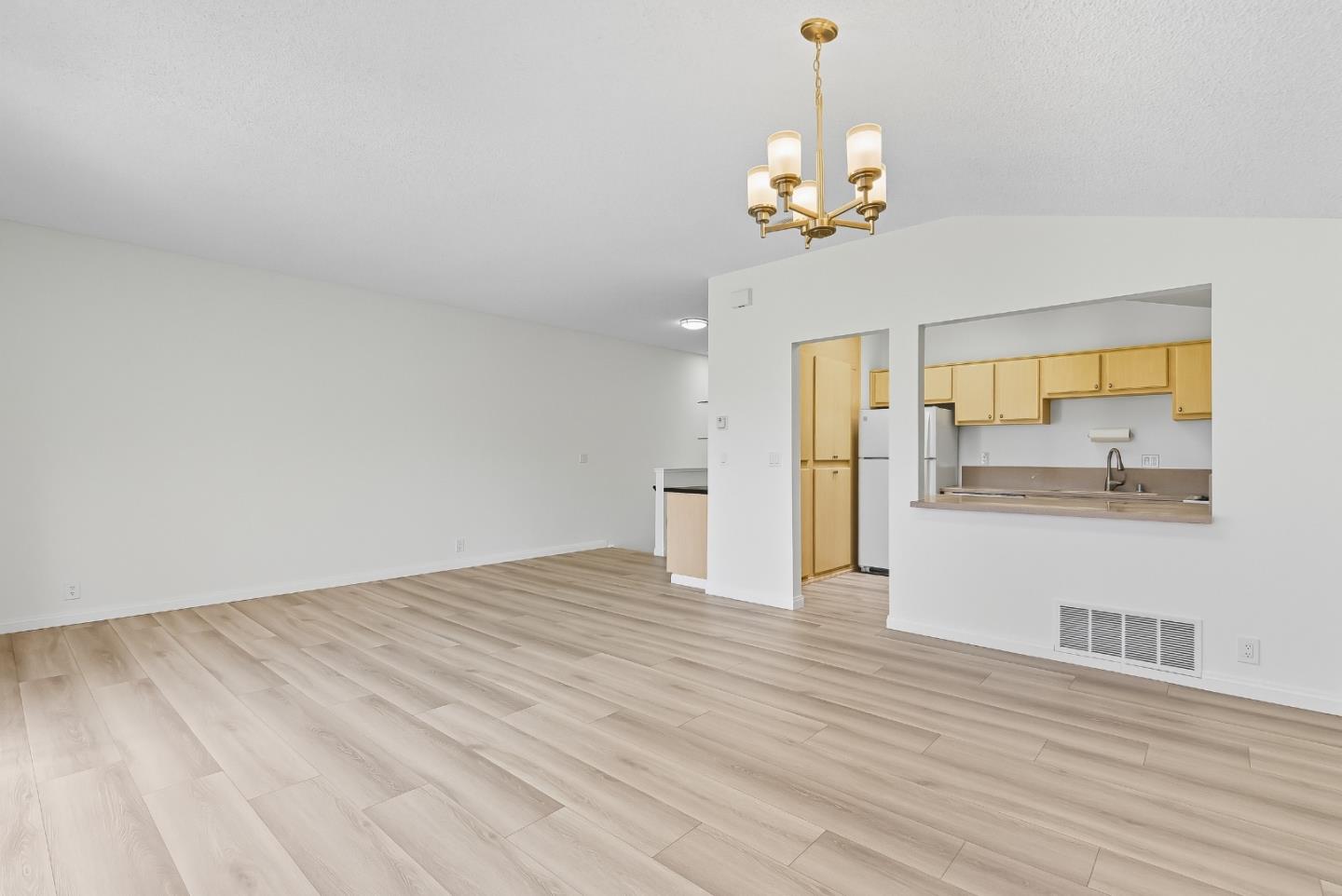 Detail Gallery Image 7 of 45 For 3550 Carter Dr #30,  South San Francisco,  CA 94080 - 3 Beds | 2 Baths